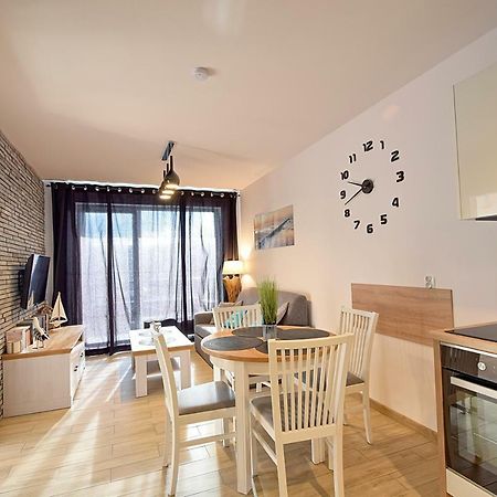 Apartament Oliwka Z Prywatnym Miejscem Postojowym Kołobrzeg Esterno foto
